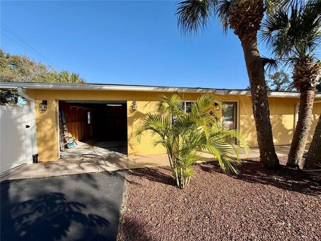 Foto del edificio - 225 70th St N