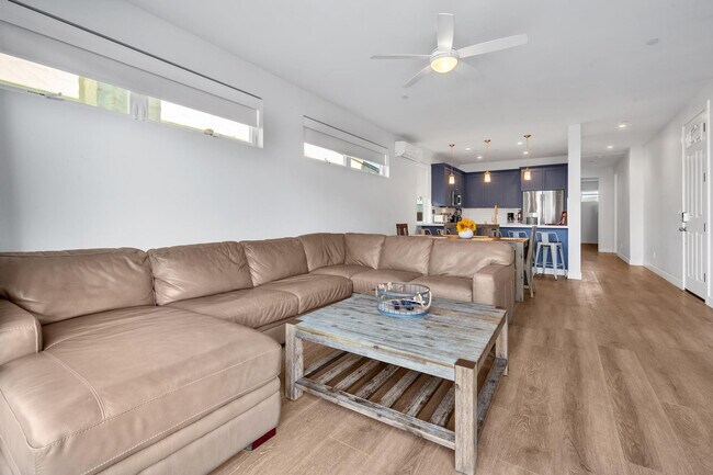 Foto del edificio - 719 Island Ct