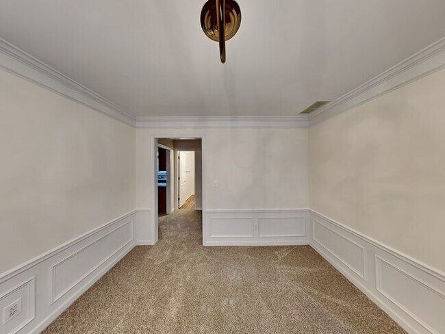 Foto del edificio - Spacious 3 Bedroom Home located in Johns C...