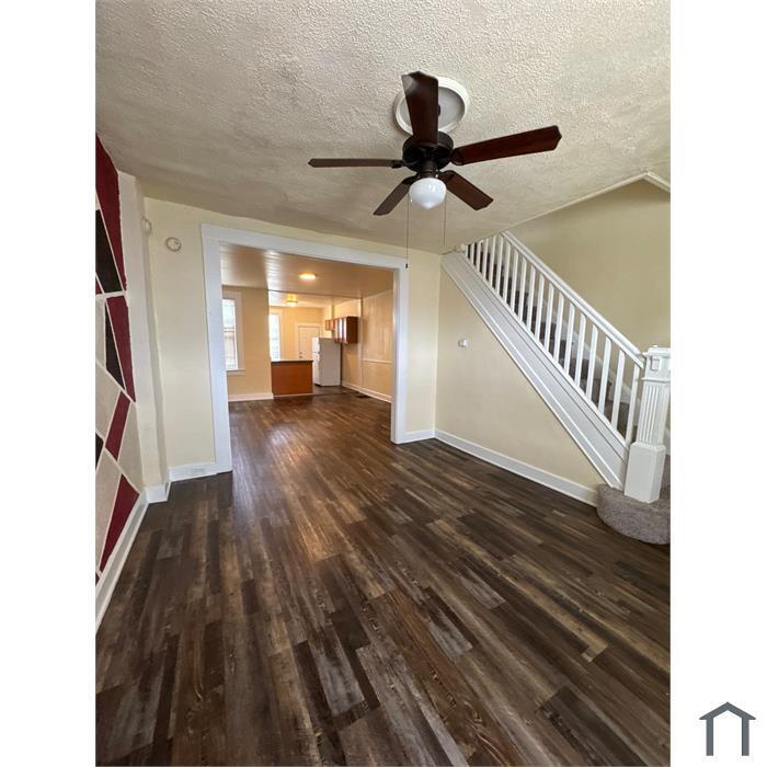 Primary Photo - 2 Bedroom PLUS Den