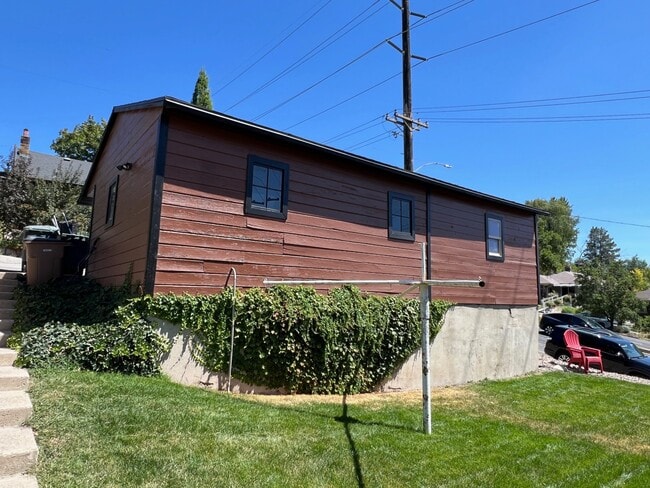 Photo - 1107 E 800 S House