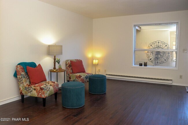 Foto del edificio - 2-Story Two Bedroom Townhouse West Prescott