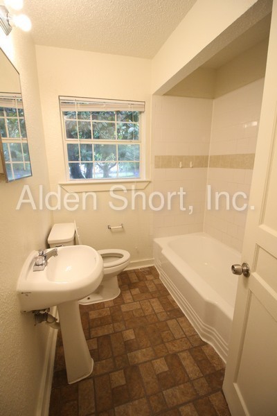 Building Photo - 3 bed, 1 bath home in Pleasant Grove