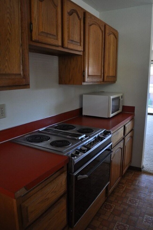Foto del edificio - 1 Bed 2 Bath View Point Community TOP Floo...