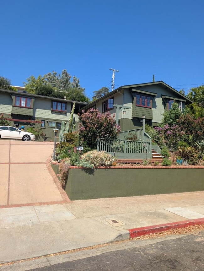 Building Photo - 529 San Benito Ave