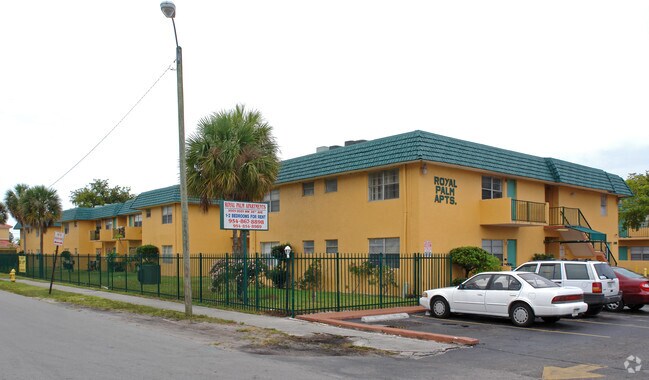 Foto del edificio - Royal Palm Apartments