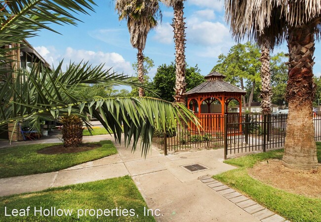 Building Photo - Studio, 1 bath Apartment - Long Point Plaz...