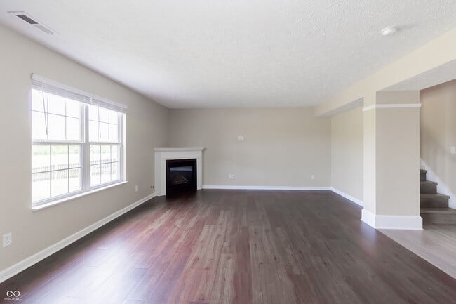 Building Photo - 2755 Bluewood Way