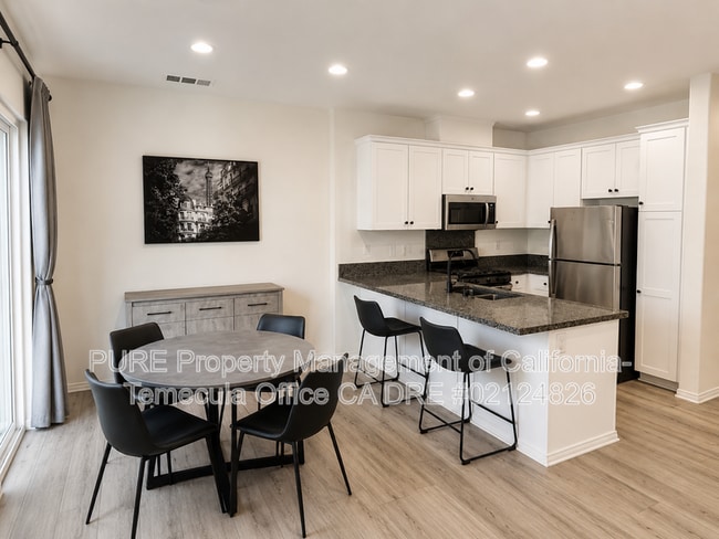Foto del edificio - 24128 Tuscany Ave