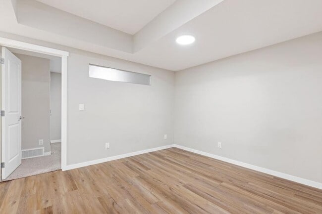Building Photo - 2.0 bedroom in Calgary Alberta T3M 3M9