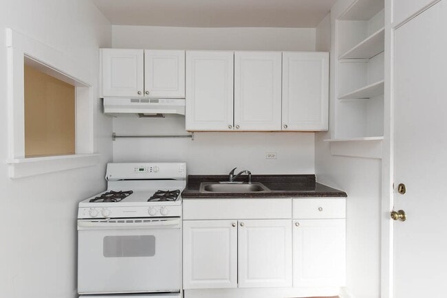Building Photo - 2617.5 N Spaulding Ave
