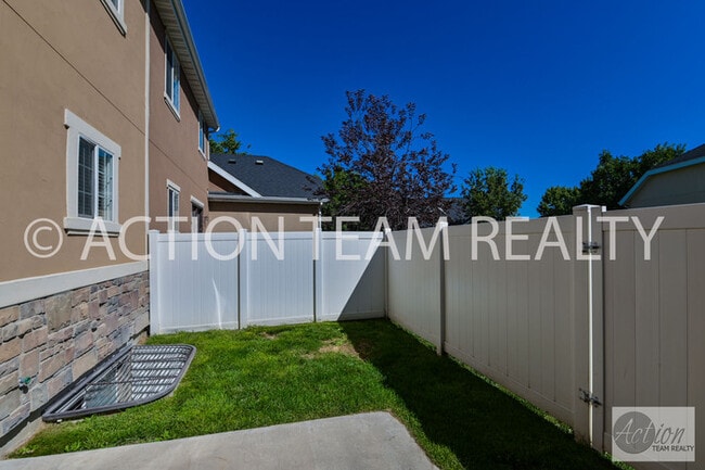 Building Photo - 13533 Venicia Way