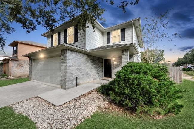 Photo - 3919 Vauxhall Dr S House