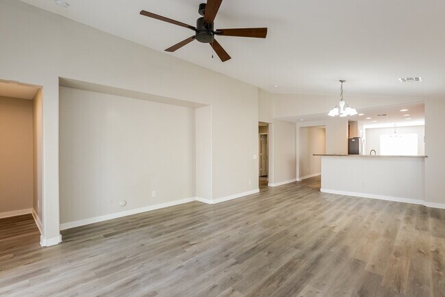 Building Photo - 41842 W Avella Dr