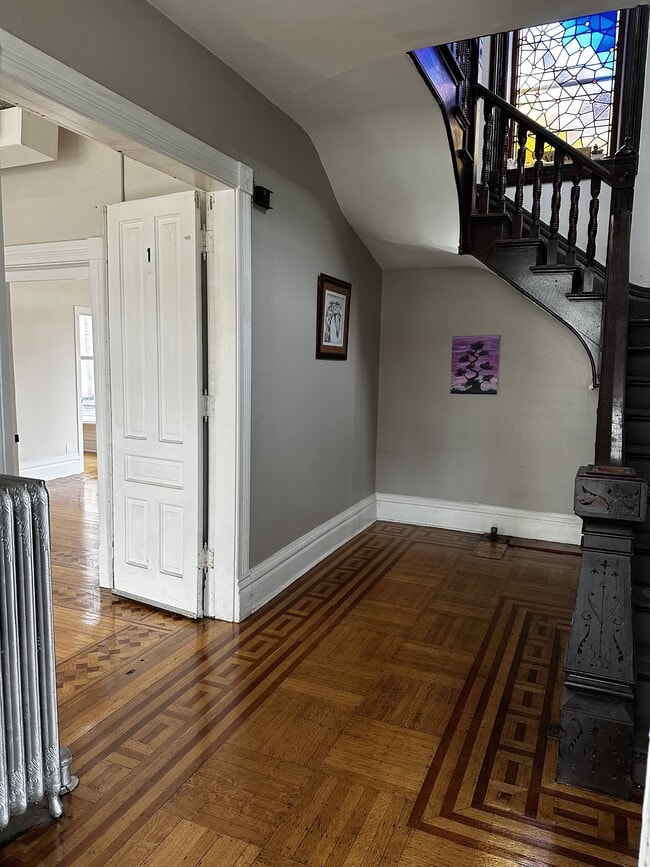 Foto del edificio - 278 Douglas-3