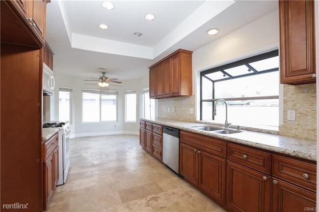 Building Photo - 4 br, 2 bath House - 25841 La Cuesta Ave
