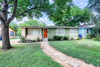 Building Photo - 1402 Cullen Ave