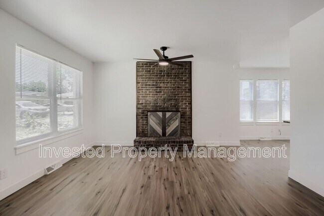 Foto del edificio - 6473 Newcombe Ct