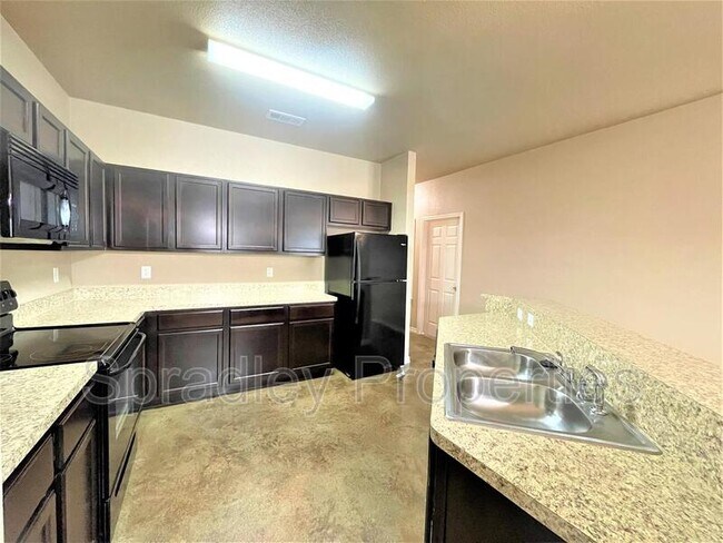 Foto del edificio - 7003 Cameron Park Rd
