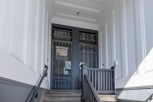 Foto del edificio - 558-560 Greenwich Street (1067r)