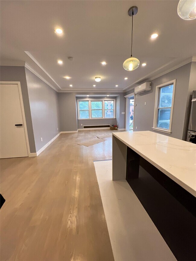 Foto del edificio - 215-6 40th Ave