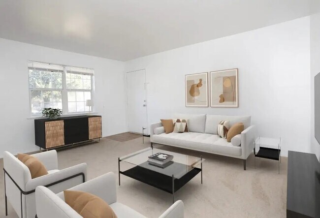 Foto del edificio - 6110 Cricklewood Dr