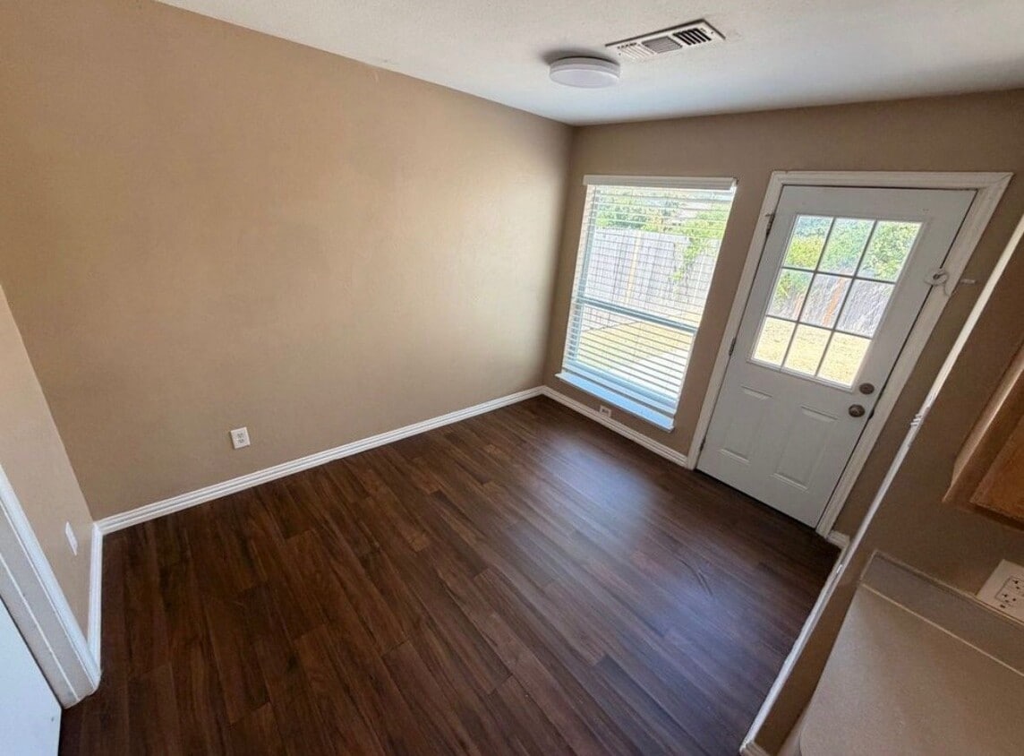 Building Photo - 10504 Aransas Dr