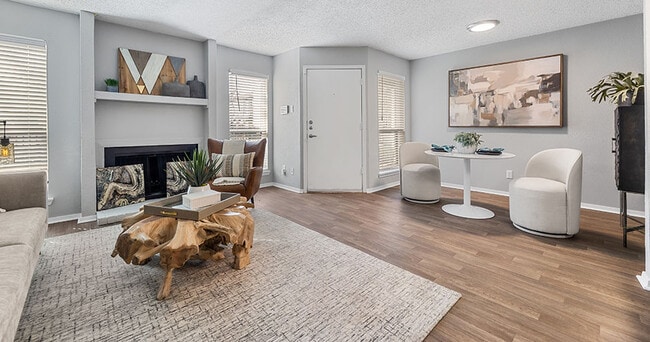 Foto del edificio - The Oakley Apartment Homes