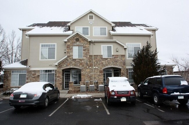 Building Photo - 1520 S Florence Way