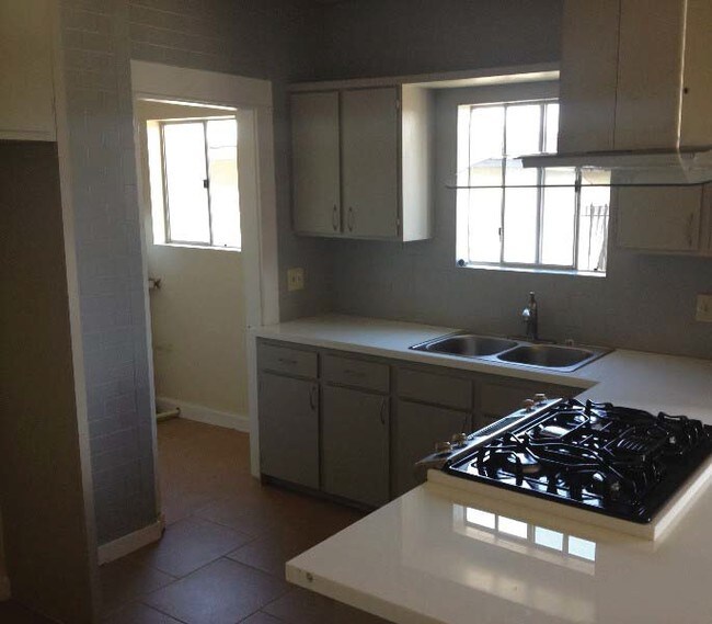 Foto del interior - 2639 S Mansfield Ave