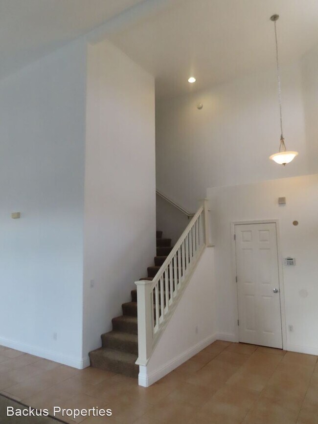 Building Photo - 6 br, 3 bath House - 1207 Carmelo