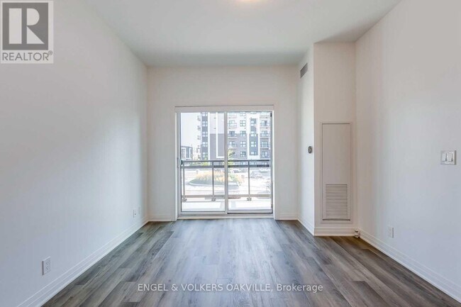 Building Photo - 102 Grovewood Common