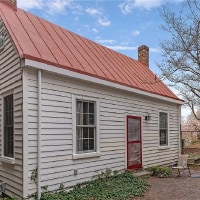 Front - 2515 E Grace St