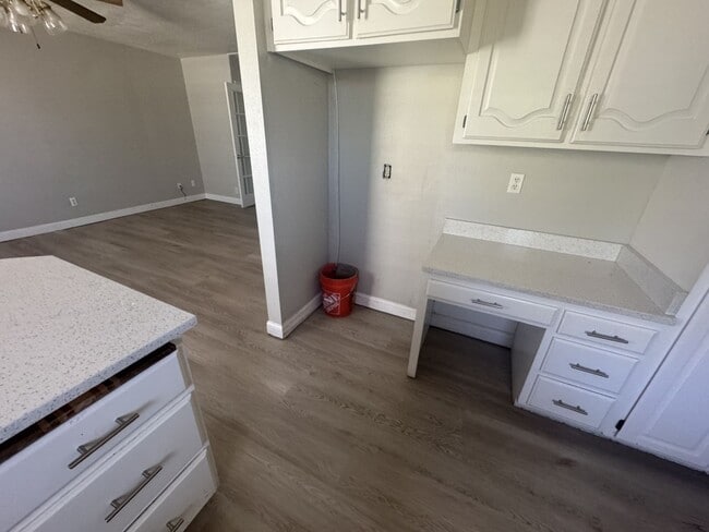 Building Photo - Large Home in Bloomington Hills