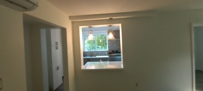 1ST FLOOR UNIT - 413 Arlington Av