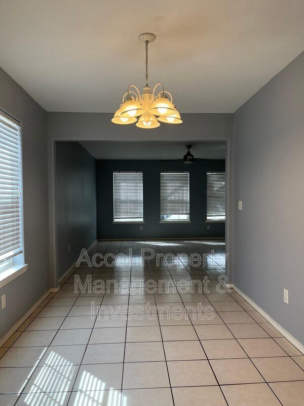 Foto del edificio - 1522 W Nolana Ave