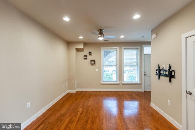 Foto del edificio - 2303 Main Line Blvd