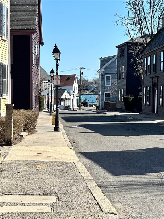 Building Photo - 9 State St