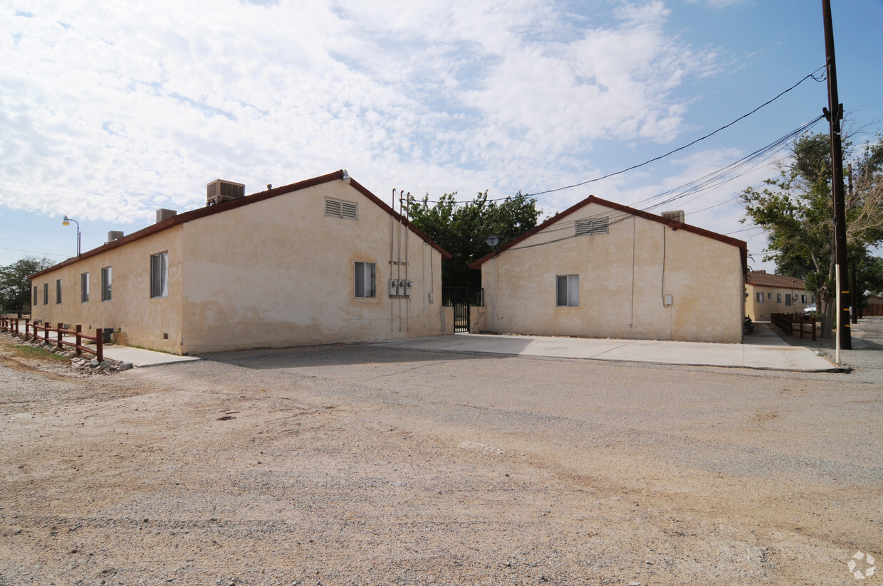 Building Photo - 18411 Reiman St