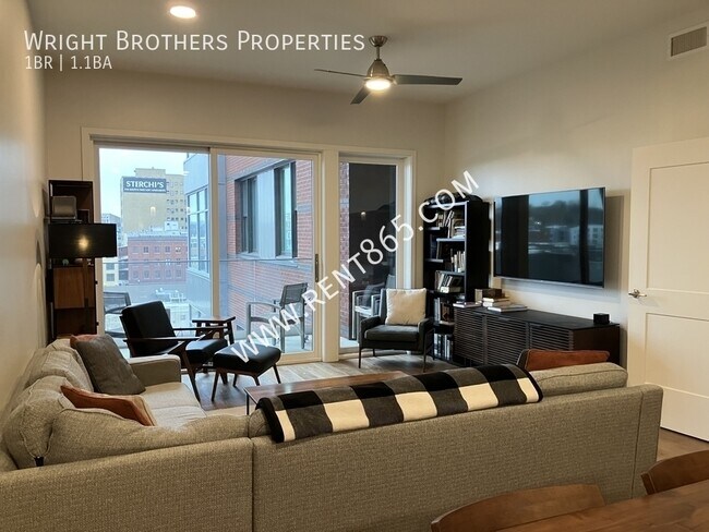 Foto del edificio - 333 W Depot Ave