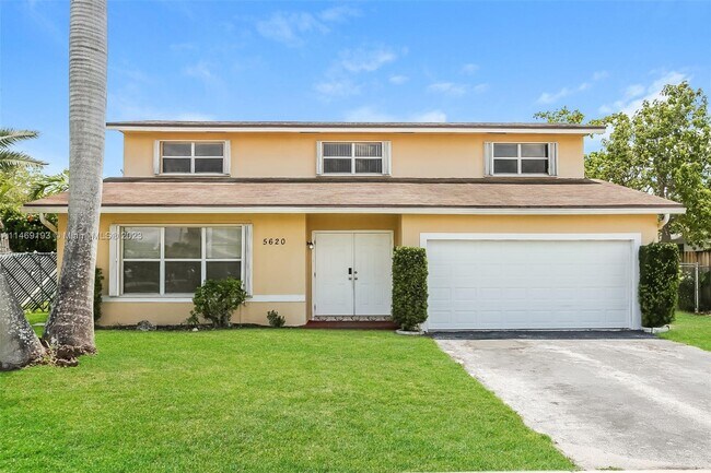 Foto del edificio - 5620 NW 57th Way