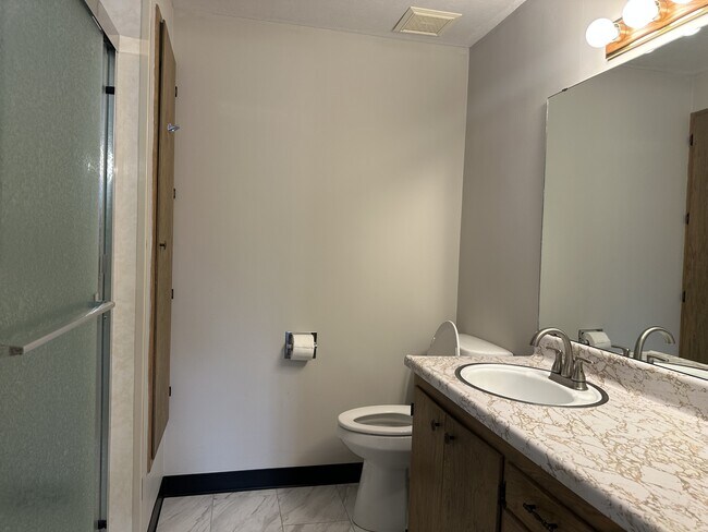 Foto del edificio - 260 Mark Twain Dr