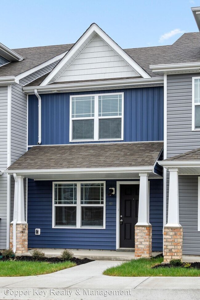 Building Photo - 2 br, 2.5 bath House - 202 Woodland Valley...