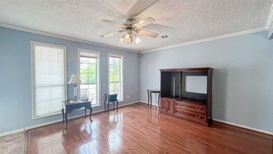 Building Photo - 9206 Hendon Ln