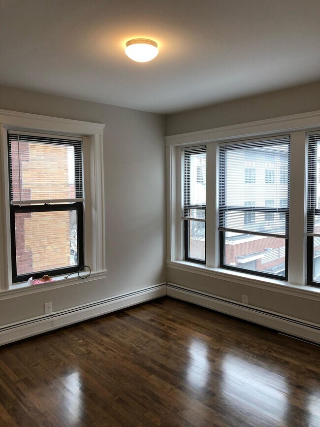 Foto del edificio - 9 Upland Rd