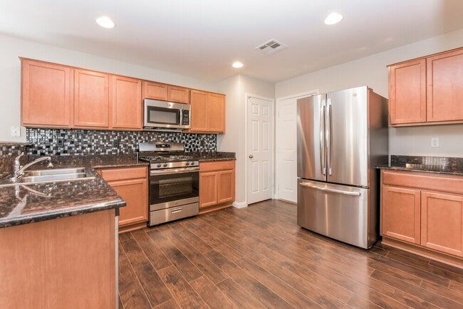 Building Photo - 7942 Bliss Hill Ct