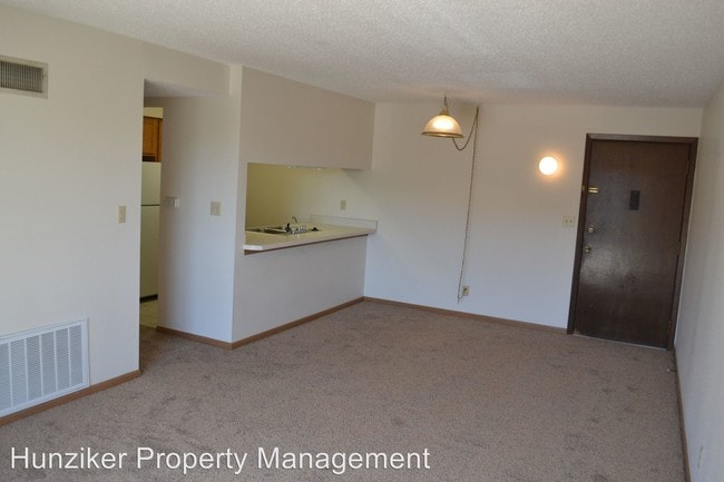 Building Photo - 4815 Todd Dr