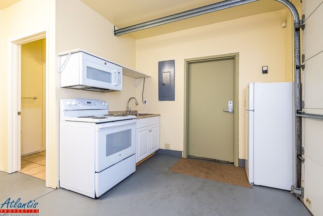 Photo - 811 Camden Ave Apartment