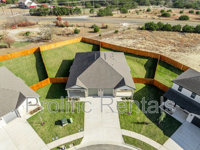 Foto del edificio - 110 Logan Ct