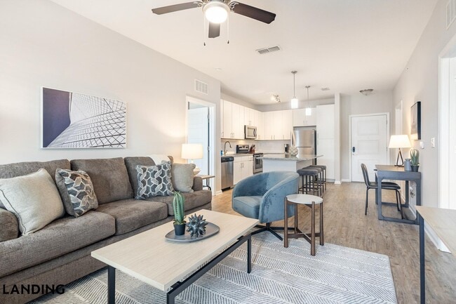 Building Photo - 2300 Tapestry Park Dr